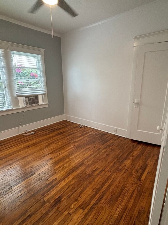 Building Photo - Beautiful 2 Bedroom 1 Bath available now in Long Beach