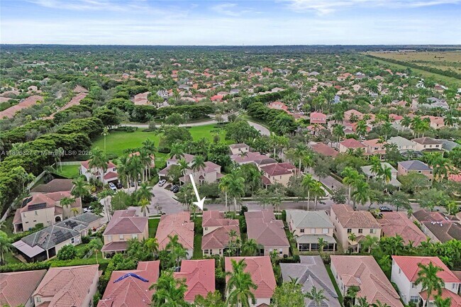 Building Photo - 1725 Winterberry Ln