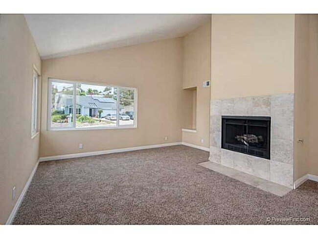 Building Photo - 3 Bedroom 2.5 Bath Home Near Lake Calavera!