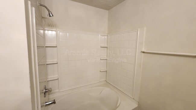 Building Photo - 2840 Vining Ridge Terrace