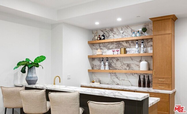 Building Photo - 2565 Patricia Ave