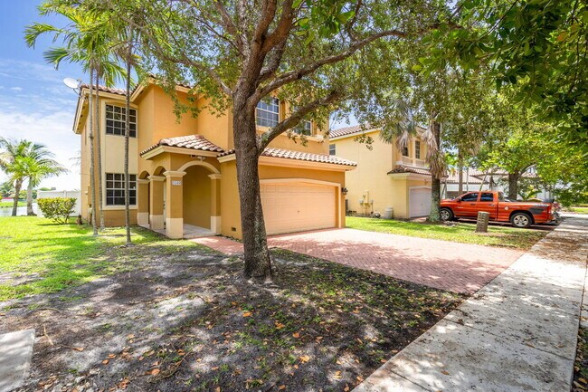 Building Photo - 5149 SW 137th Ave