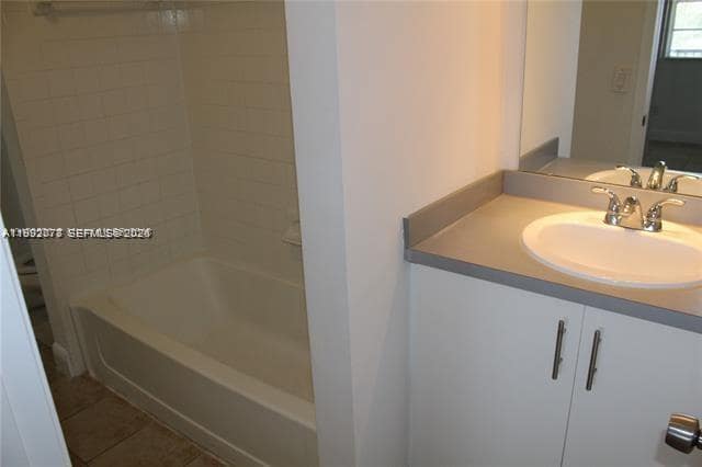 Building Photo - 1247 SW 46th Ave