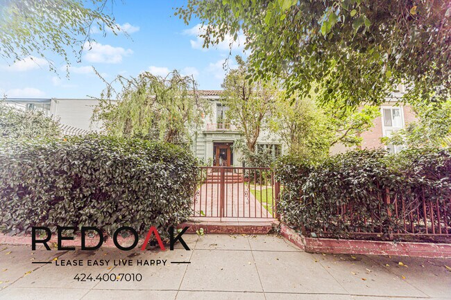 Building Photo - 1740 N Gramercy Pl