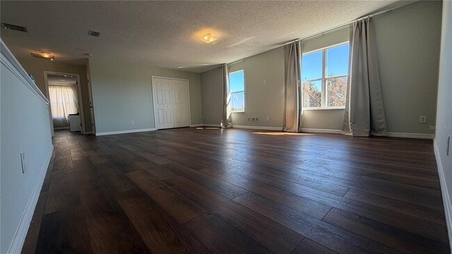 Building Photo - 2661 Plumberry Ave