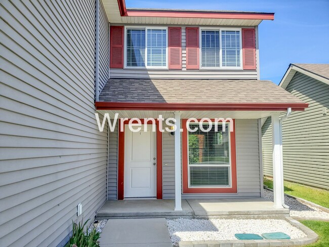 Building Photo - Beautiful 2 Story Home!