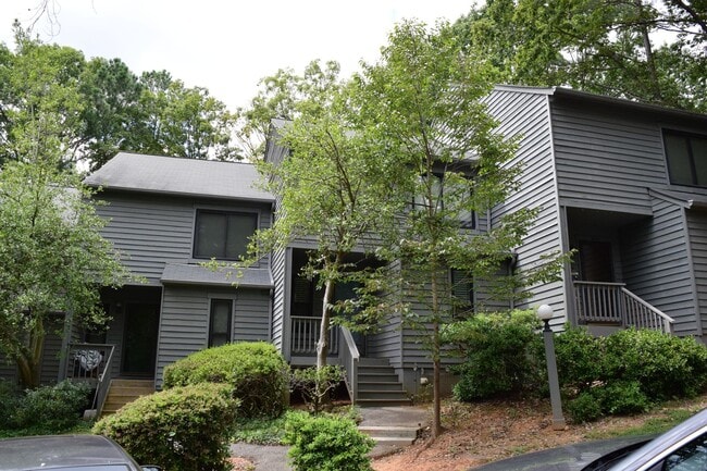 Primary Photo - Great Bon Air Townhouse Convenient to ever...