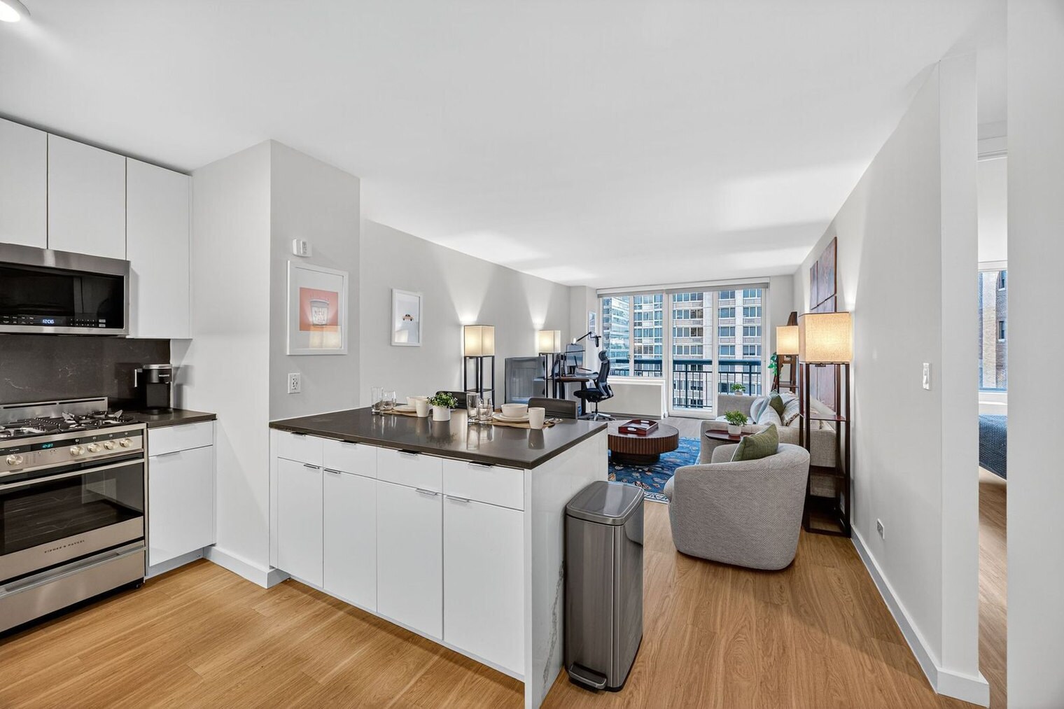 Building Photo - 68 W 37th St