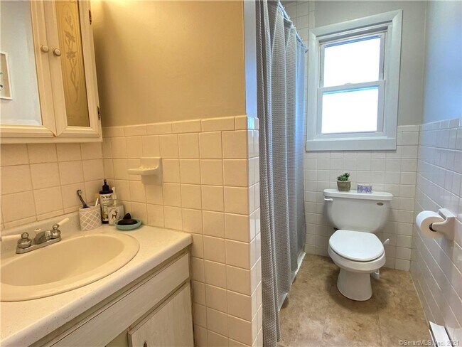 Building Photo - 56 Wakelee Ave