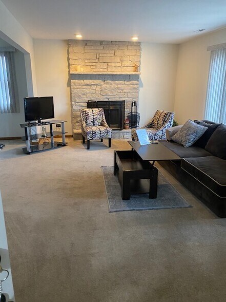 Building Photo - 8821 N Greenwood Ave