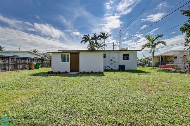 Building Photo - 5521 SW 39th St