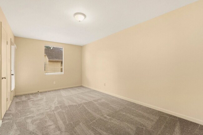 Building Photo - 10125 Valley Forge Dr