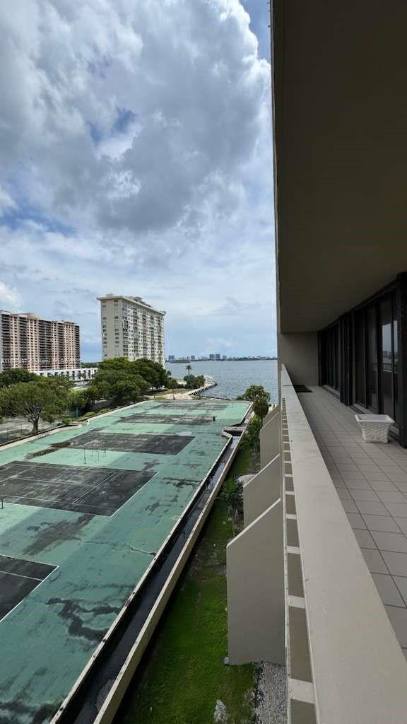 Building Photo - 11113 Biscayne Blvd