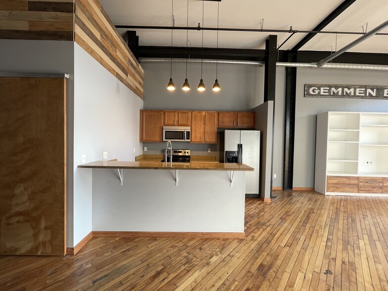 Building Photo - 2003 Brooklyn St