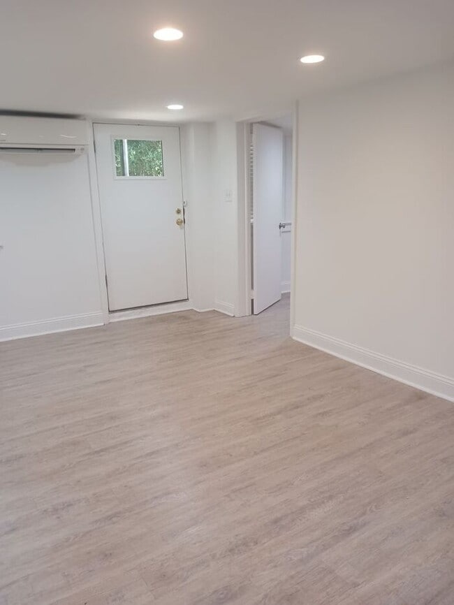 Building Photo - Come Lease at Virginia Highland/Morningside! Don’t miss this amazing offer!