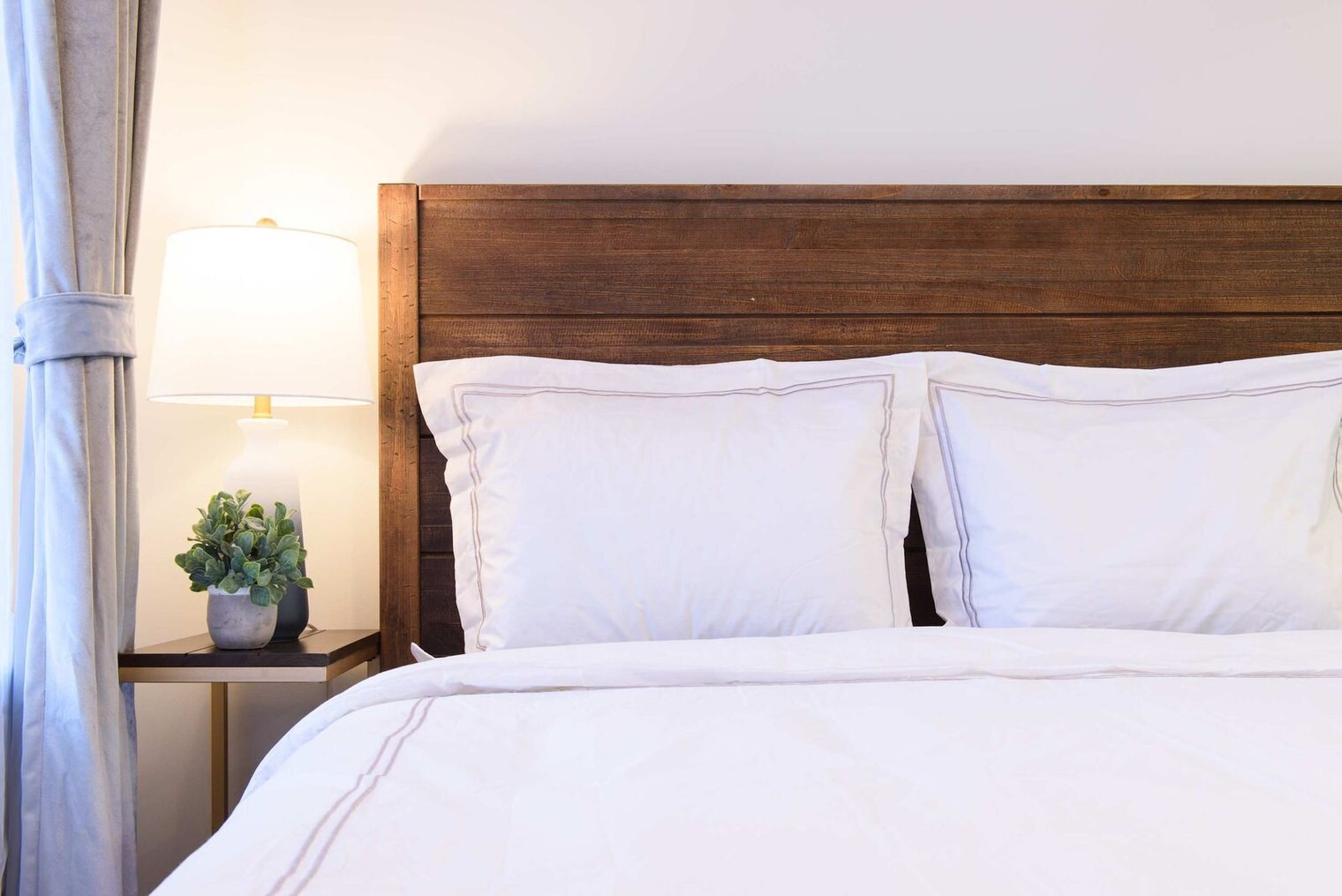 Building Photo - 240e E 75th St