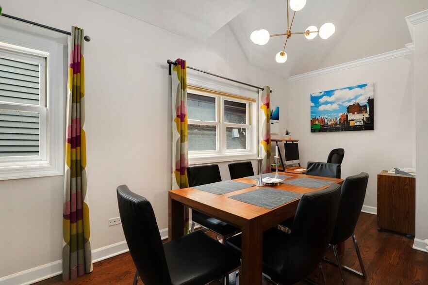 Dining Area - 2117 W Evergreen Ave
