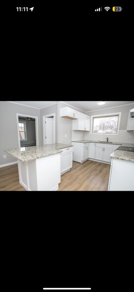 Building Photo - 303 Parker St