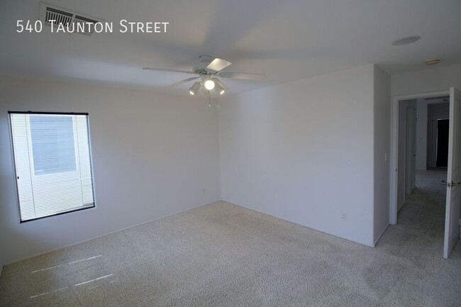 Building Photo - 540 Taunton St