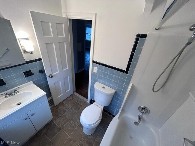 Building Photo - 4843 Westbourne Rd