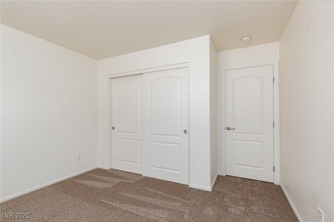 Building Photo - 5945 Gold Horizon St
