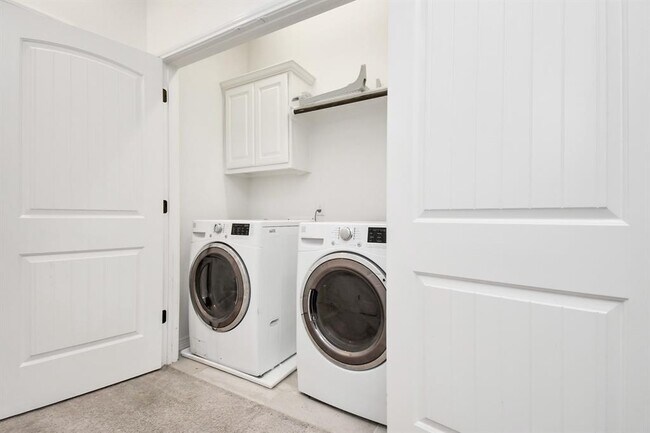 Building Photo - 1411 Upland Arbor Dr