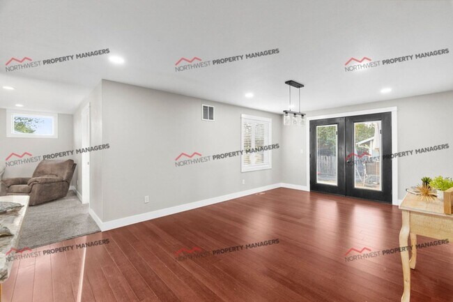 Building Photo - STATUS: *PENDING APPLICATION*| R37 | $2295  **** MOVE IN SPECIAL ****