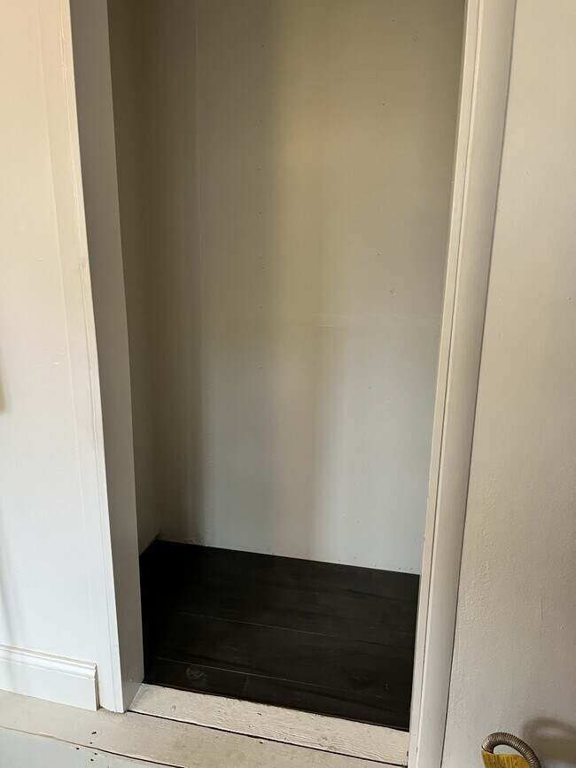 Building Photo - 919 Third St