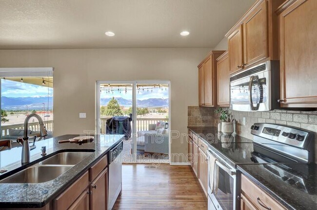 Building Photo - 10744 Echo Canyon Dr