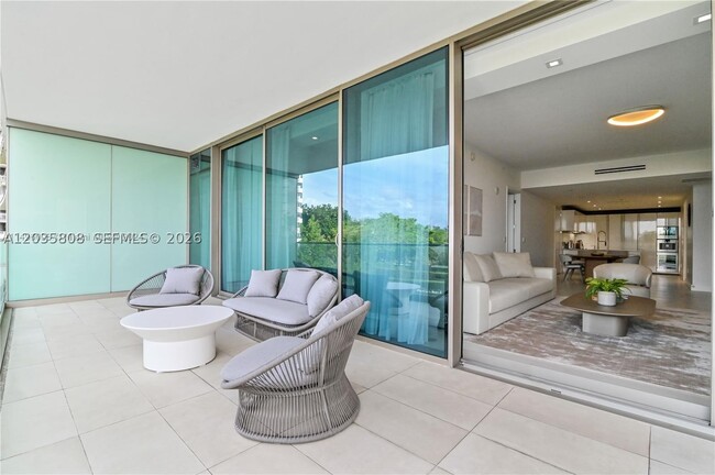 Building Photo - 10203 Collins Ave
