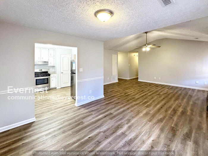 Building Photo - 95 Rosebud Ln