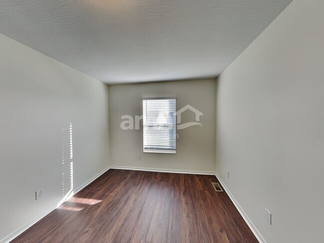 Building Photo - 13 Stoney Bluff Way