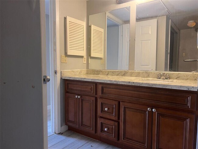 Building Photo - 8419 Hearth Dr