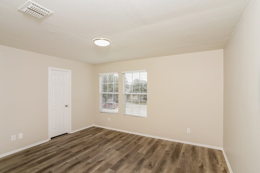 Building Photo - 9946 Kent Forest