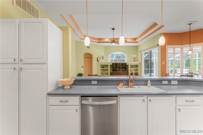 Building Photo - 5 Primula Ct W