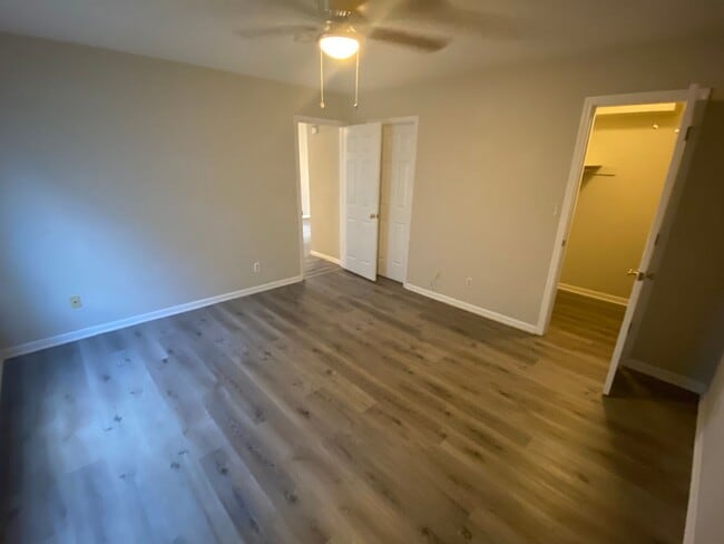 Building Photo - Santa Rosa Court 2416-2418