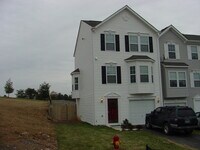 Building Photo - 46 Dunrobin Dr