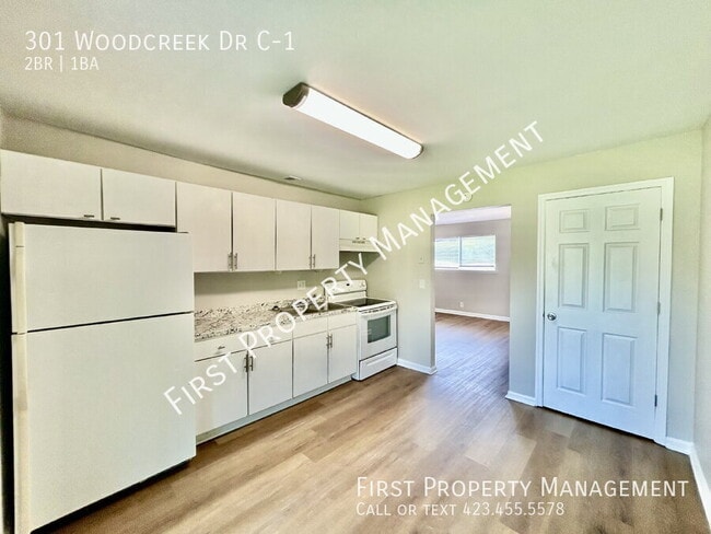 Primary Photo - 301 Woodcreek Rd