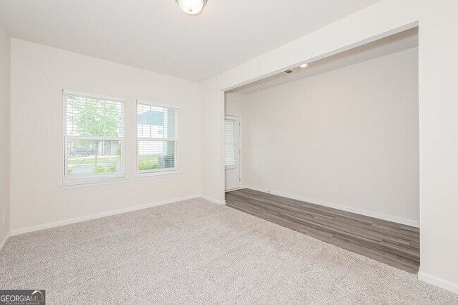 Building Photo - 5834 Un Grv Dr