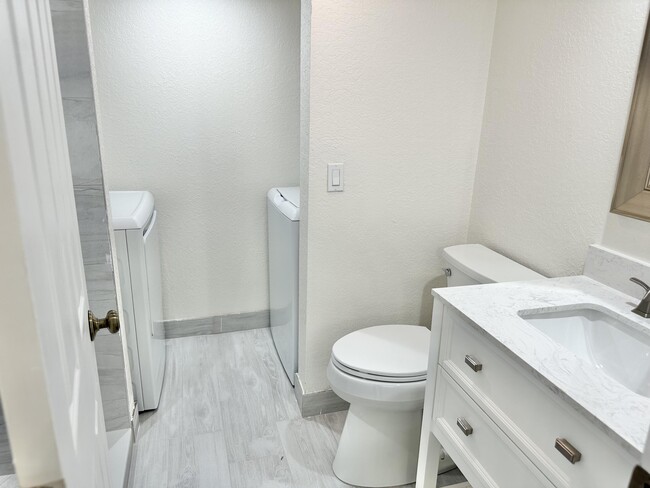 Building Photo - 97 Lake Arbor Dr