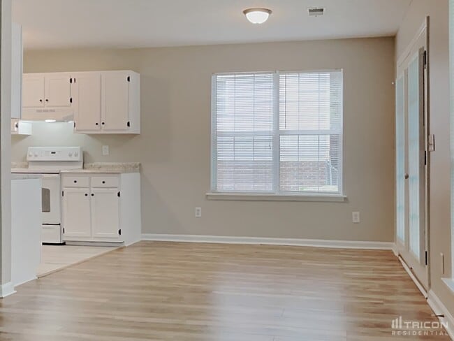 Building Photo - 105 Thornby Rd