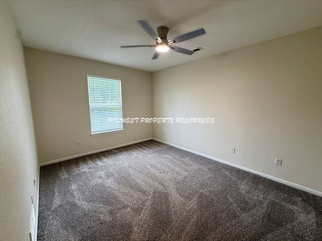 Building Photo - Ranch townhome w/ Mowing provided