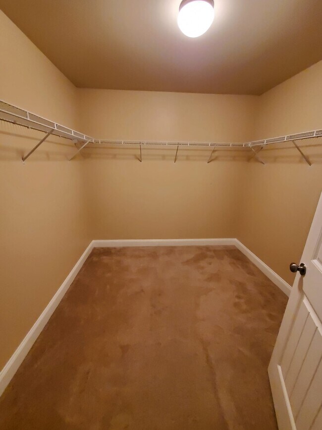 Building Photo - 2504 Millwood Cir SE