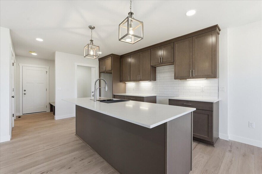 Building Photo - 290 Santa Maria Dr