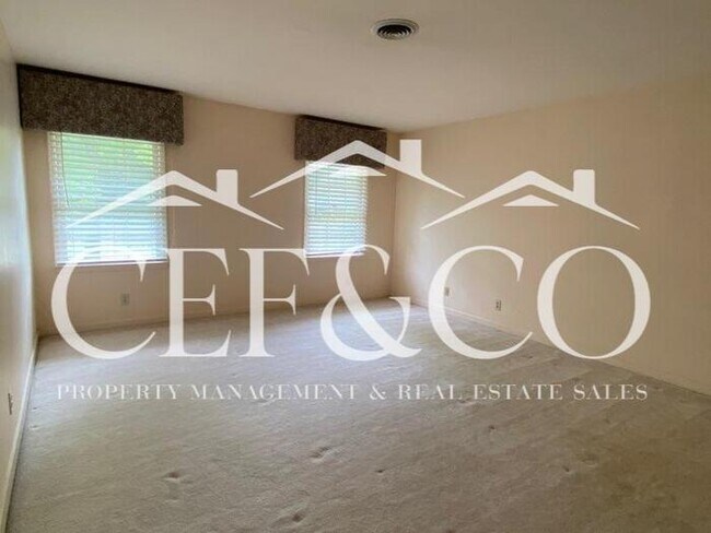 Building Photo - Large 2-Story 3BR/3BA Home with Garage, Ap...