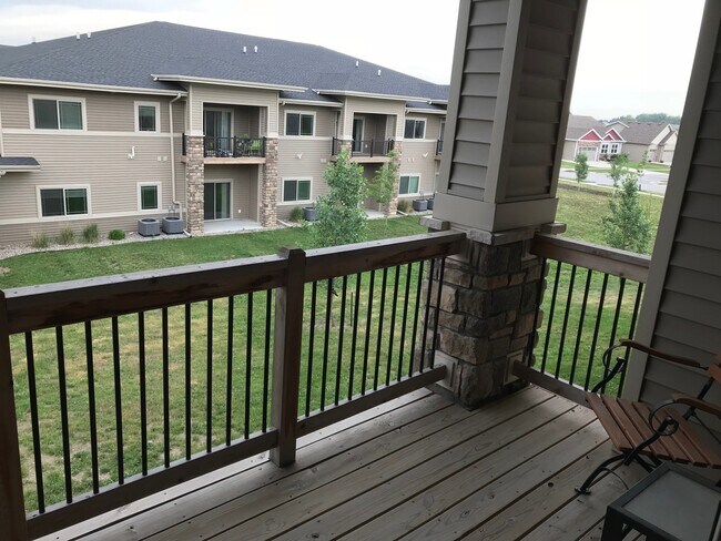 Building Photo - 2715 Bobcat Dr