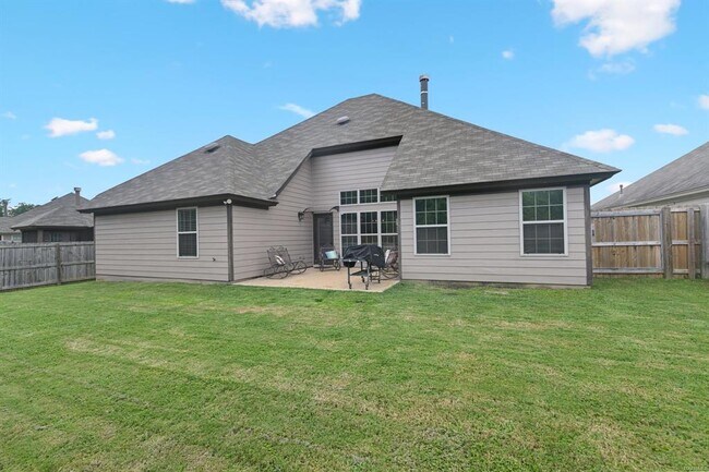 Building Photo - 905 Overture Dr