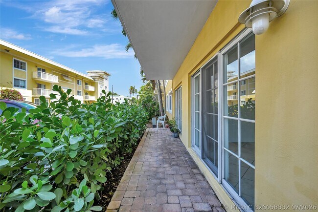 Building Photo - 1515 E Broward Blvd