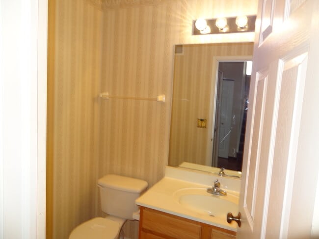 Building Photo - 2154 Cypress Ct
