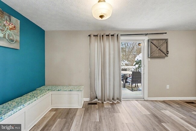 Building Photo - 1713 Chesterfield Square